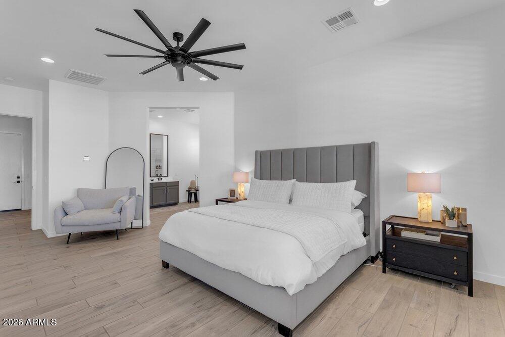 1162 E LA FORTUNA Court