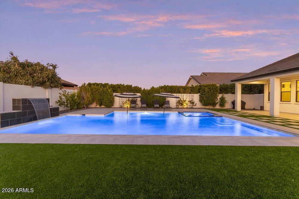 1162 E LA FORTUNA Court