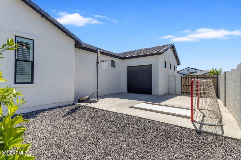 1162 E LA FORTUNA Court