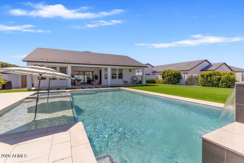 1162 E LA FORTUNA Court