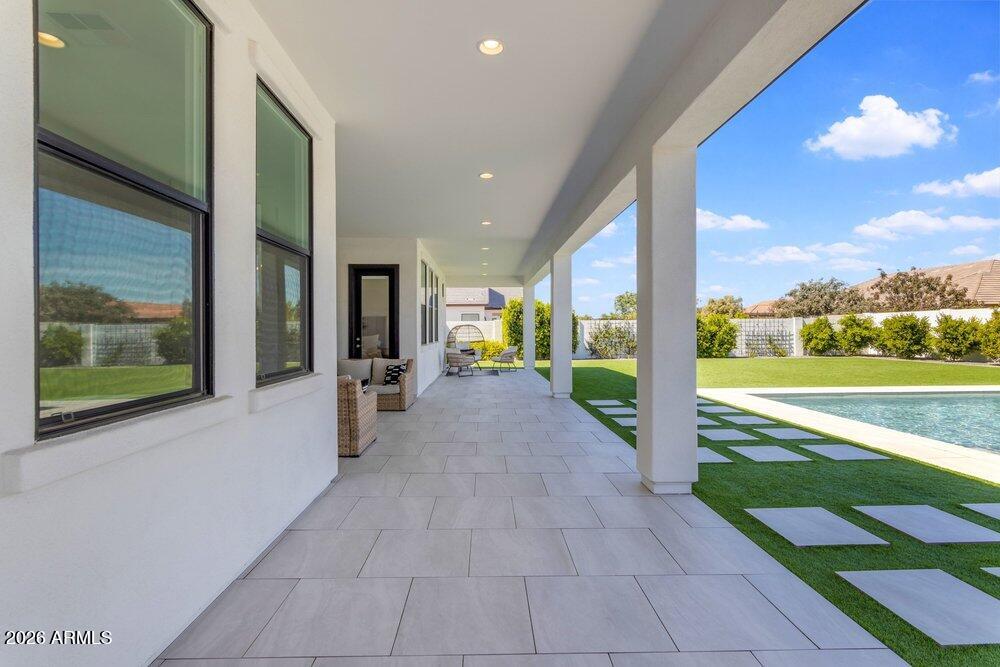 1162 E LA FORTUNA Court