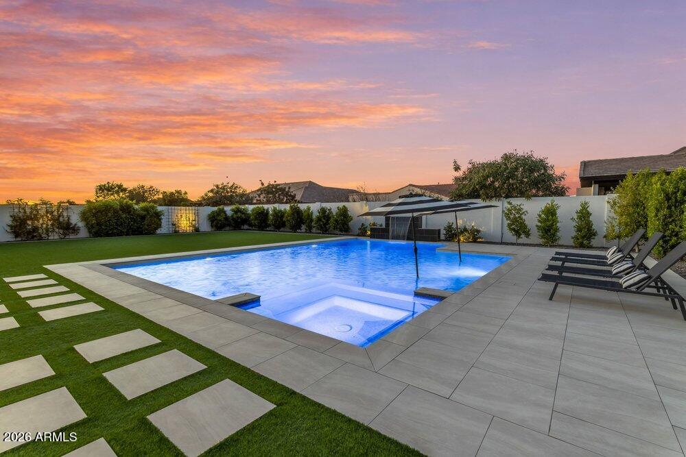 1162 E LA FORTUNA Court