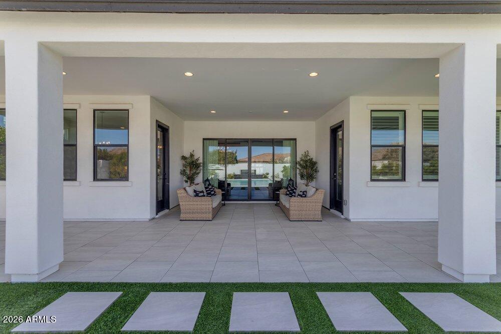 1162 E LA FORTUNA Court