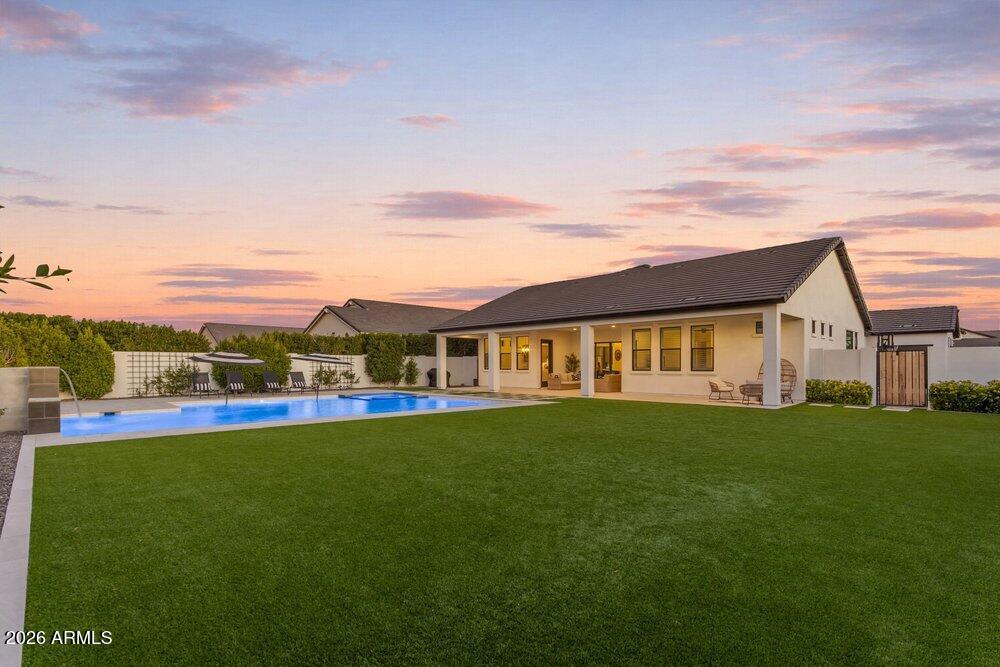 1162 E LA FORTUNA Court