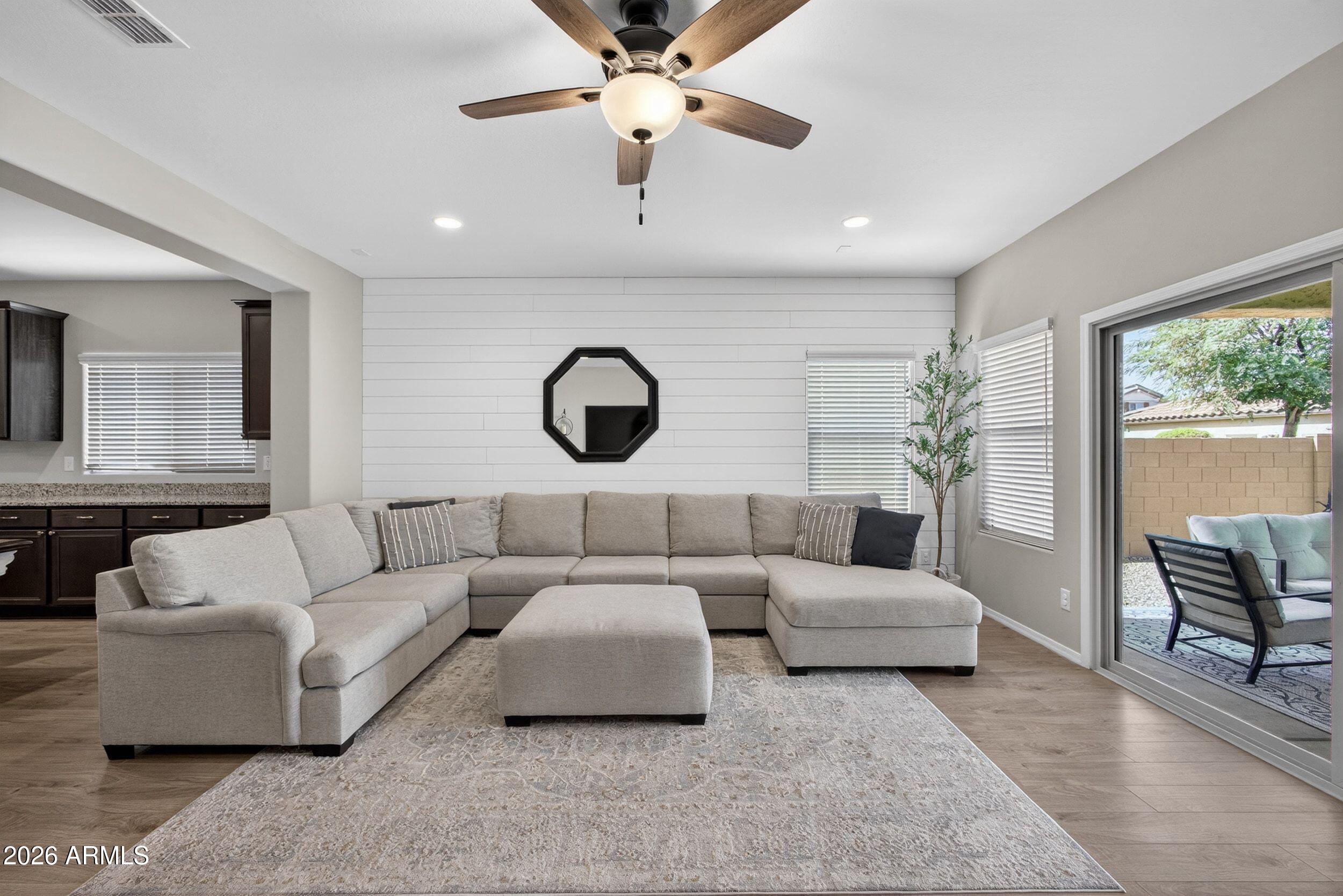 5218 S LINDENWOOD Circle