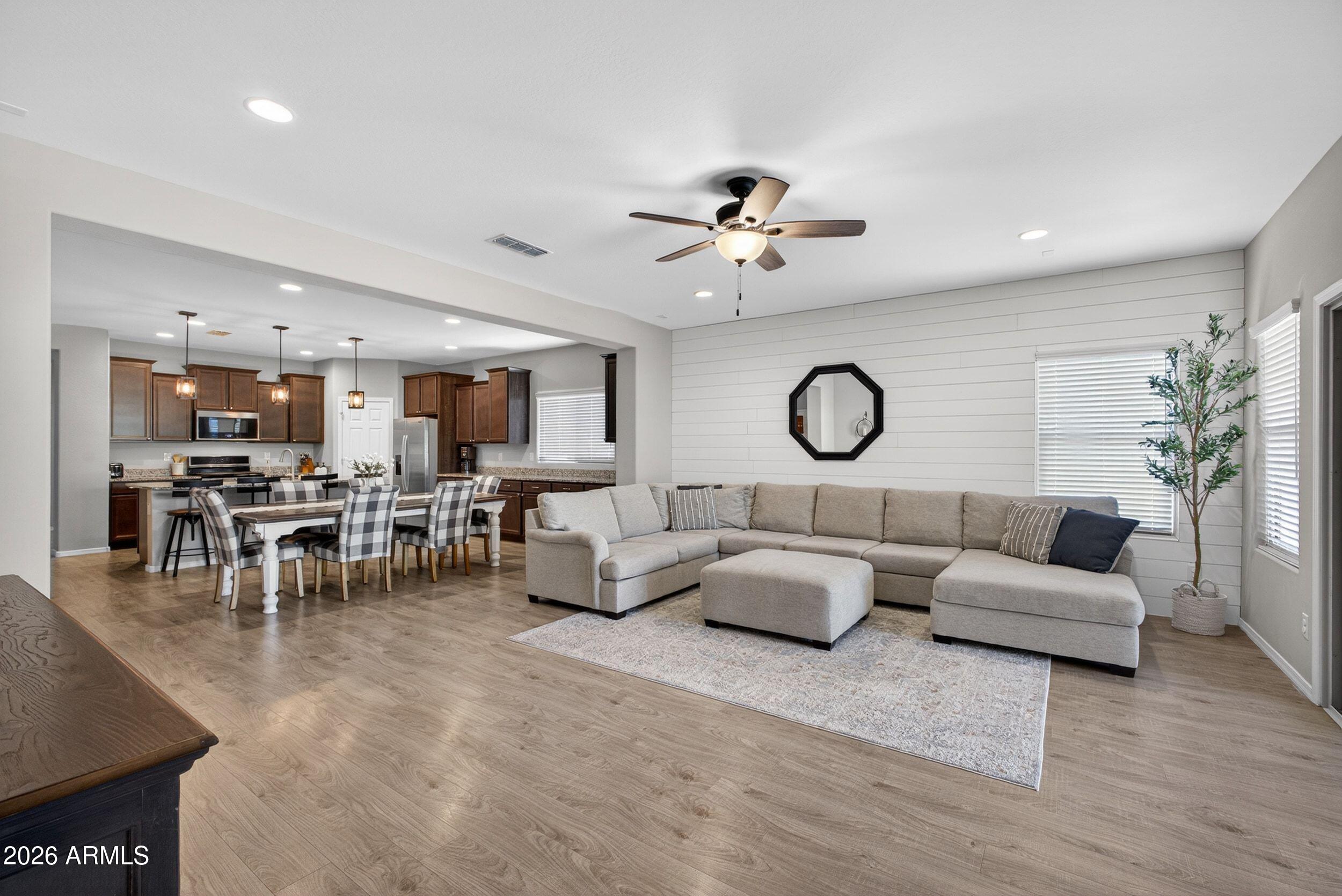 5218 S LINDENWOOD Circle