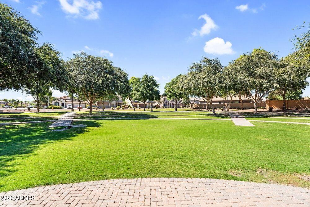 5218 S LINDENWOOD Circle