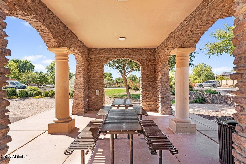 5218 S LINDENWOOD Circle