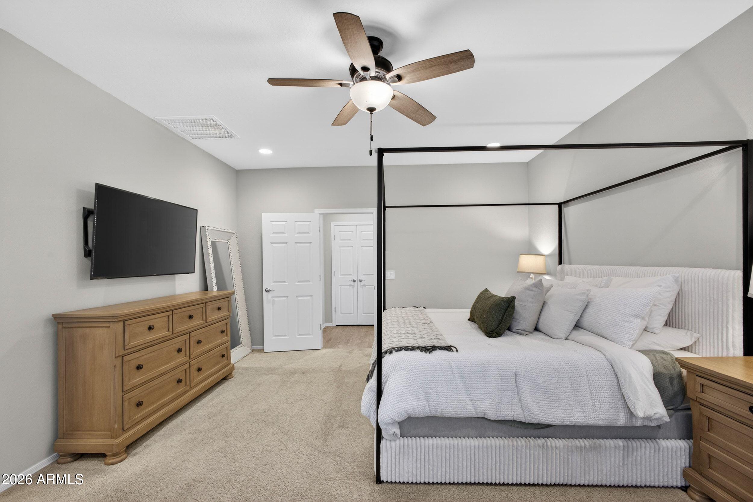 5218 S LINDENWOOD Circle