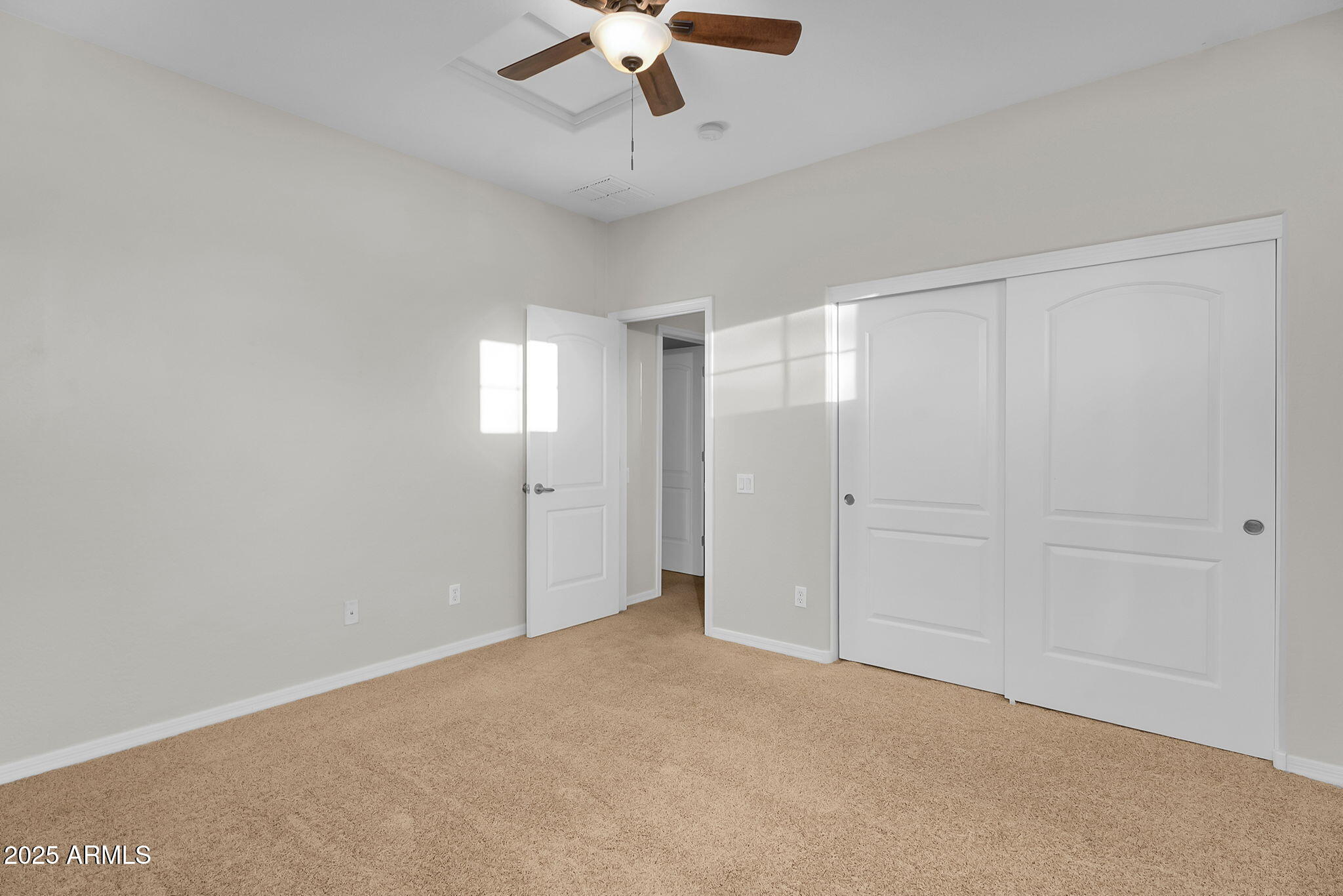 637 E INDIAN WELLS Place