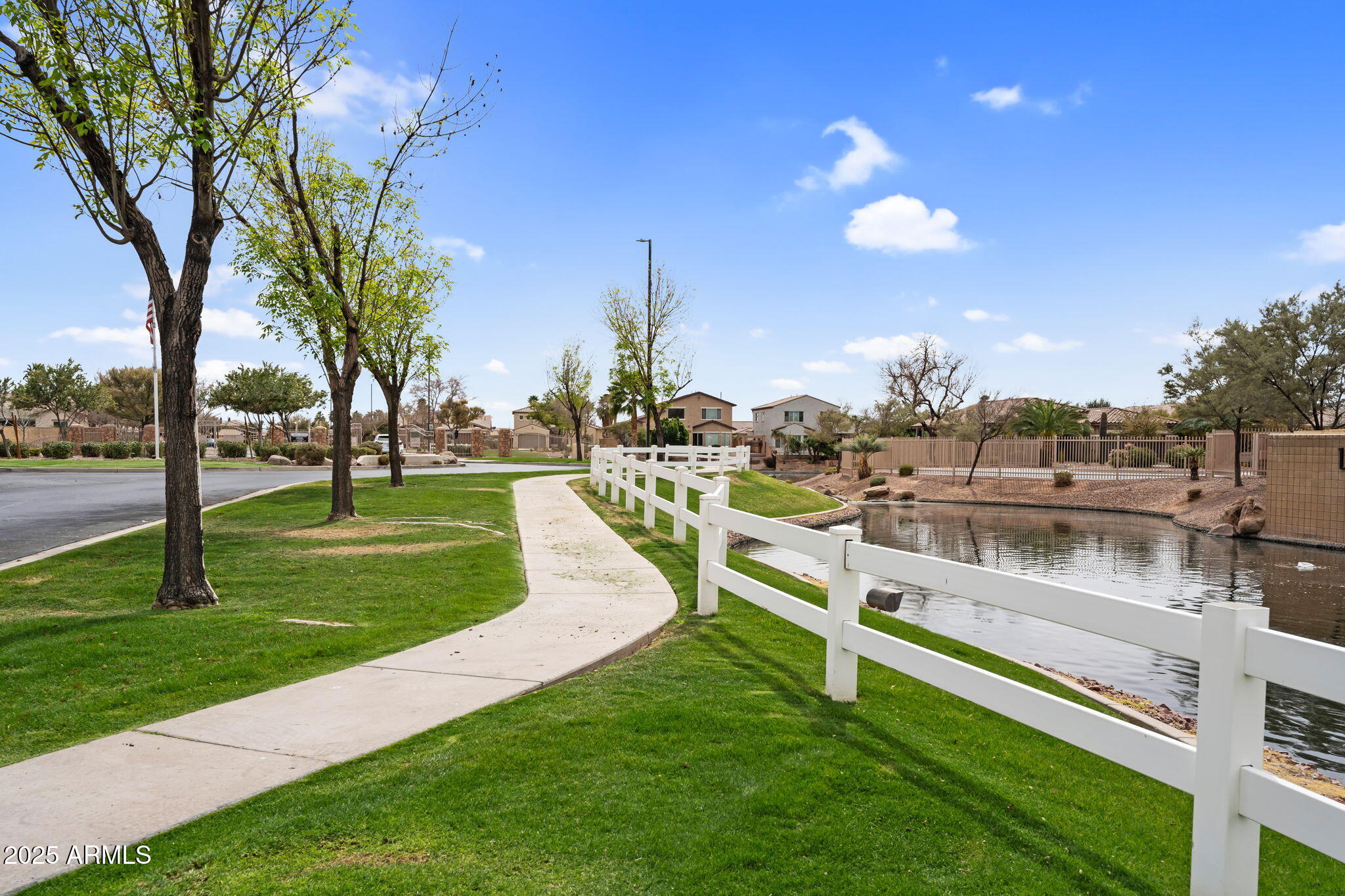 637 E INDIAN WELLS Place