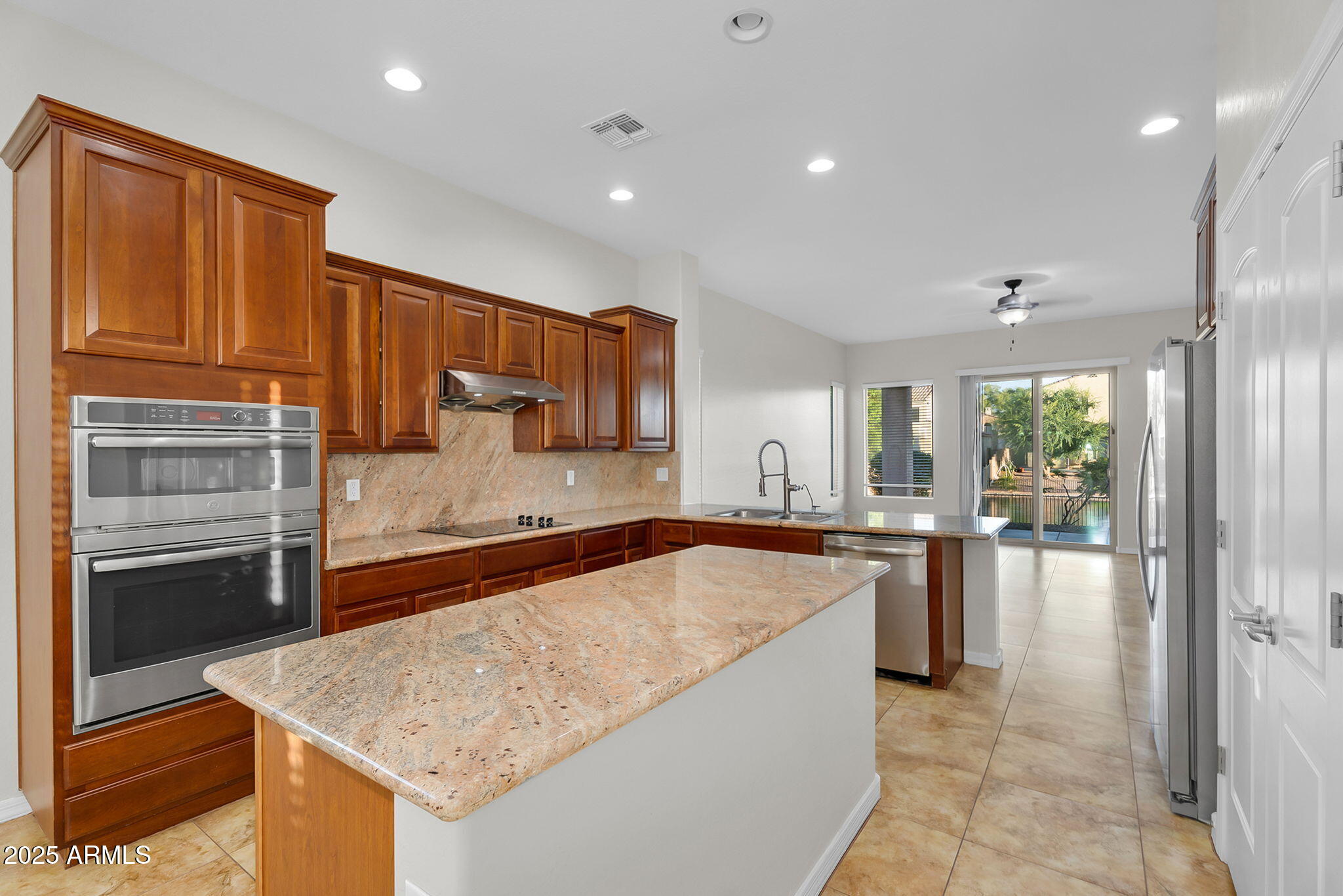 637 E INDIAN WELLS Place