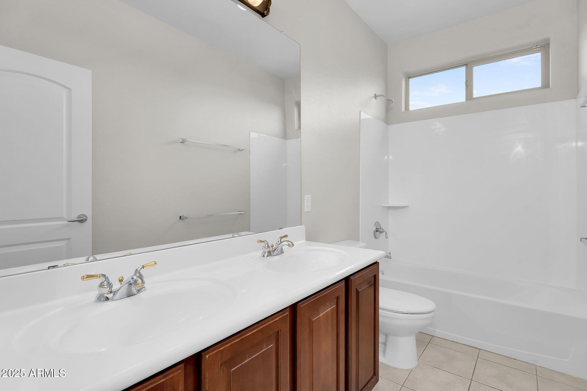 637 E INDIAN WELLS Place