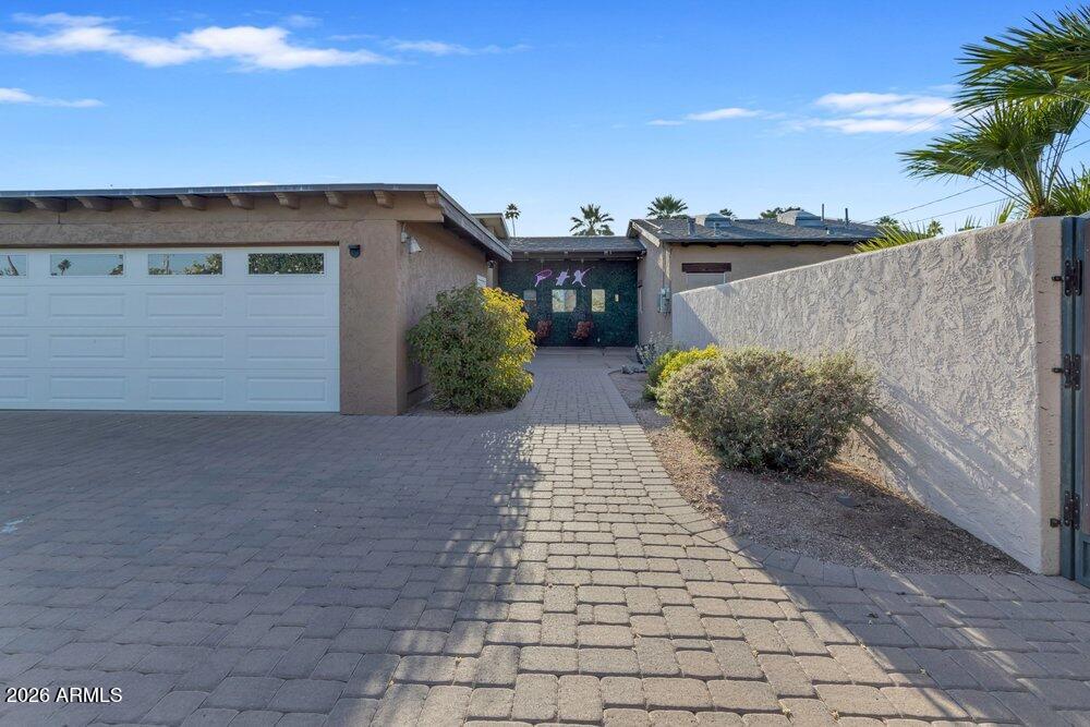 6802 E PARADISE Parkway