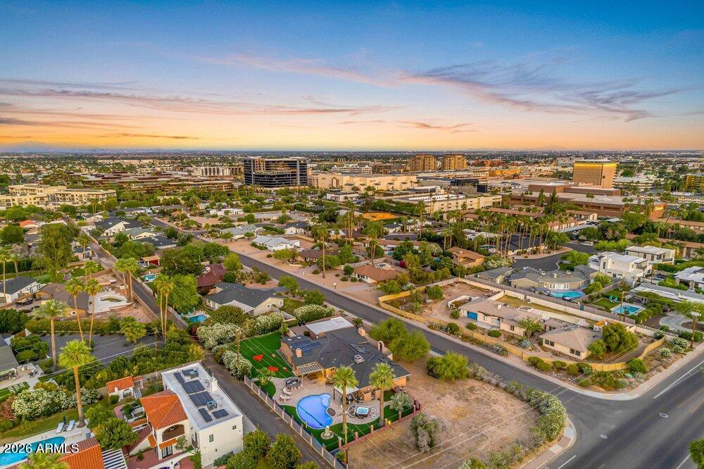 6802 E PARADISE Parkway