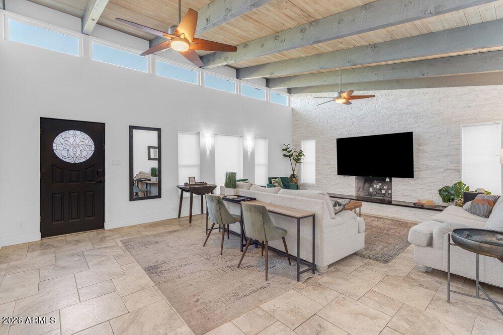 6802 E PARADISE Parkway