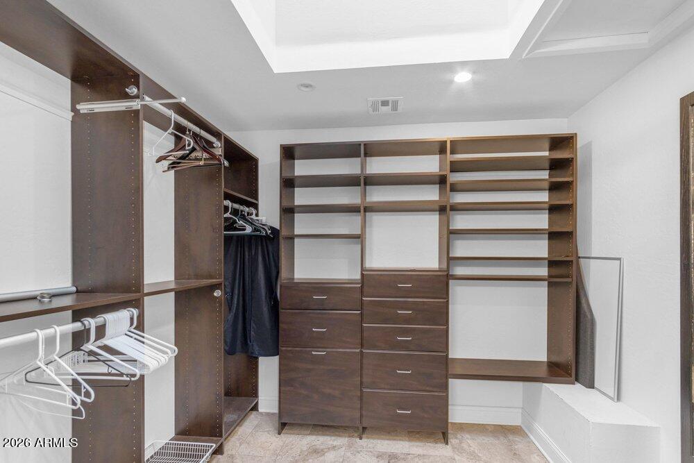 6802 E PARADISE Parkway