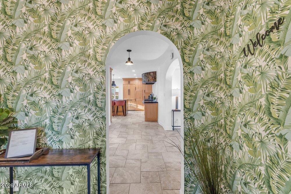 6802 E PARADISE Parkway