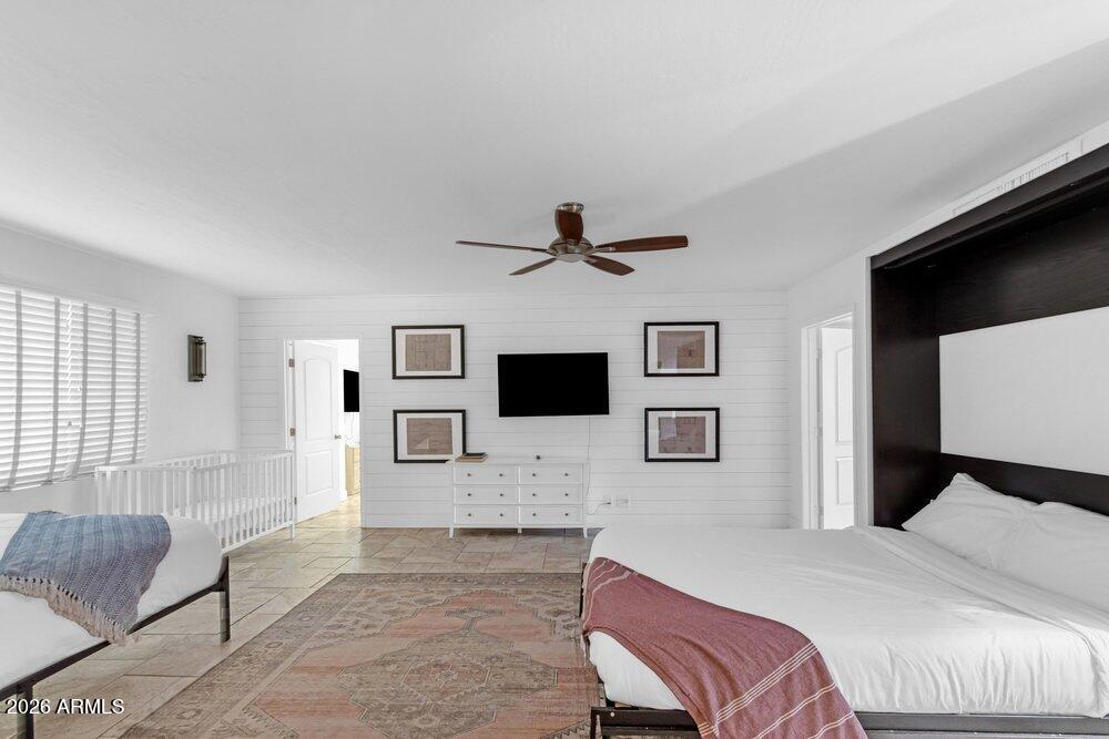 6802 E PARADISE Parkway