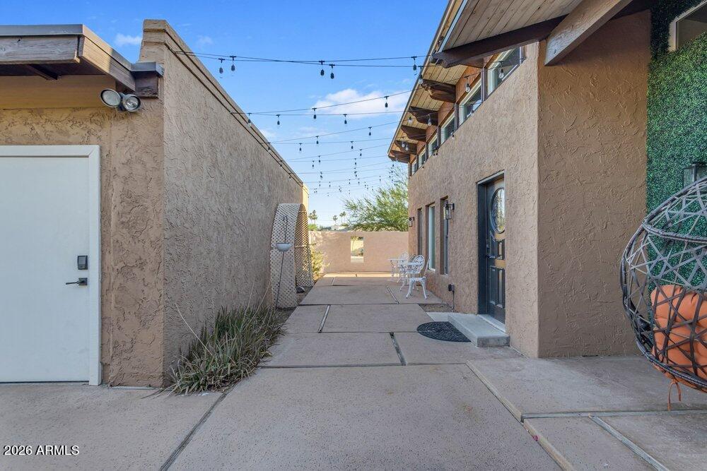 6802 E PARADISE Parkway