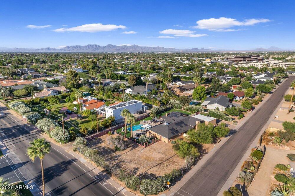 6802 E PARADISE Parkway