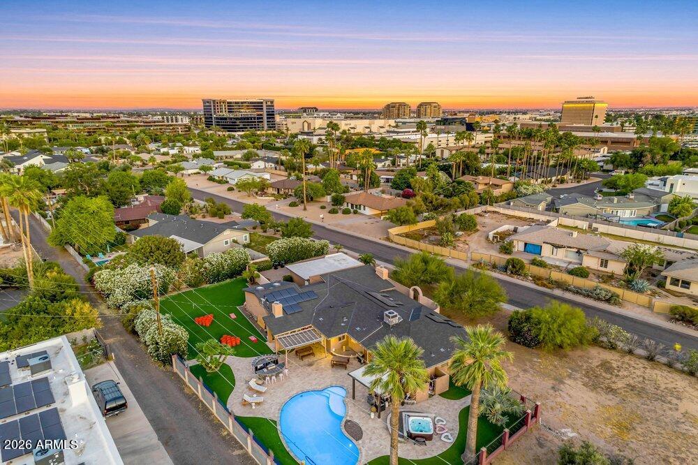 6802 E PARADISE Parkway