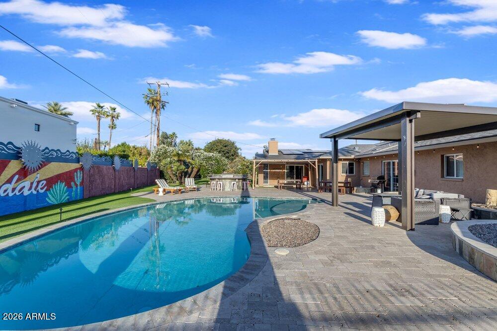 6802 E PARADISE Parkway