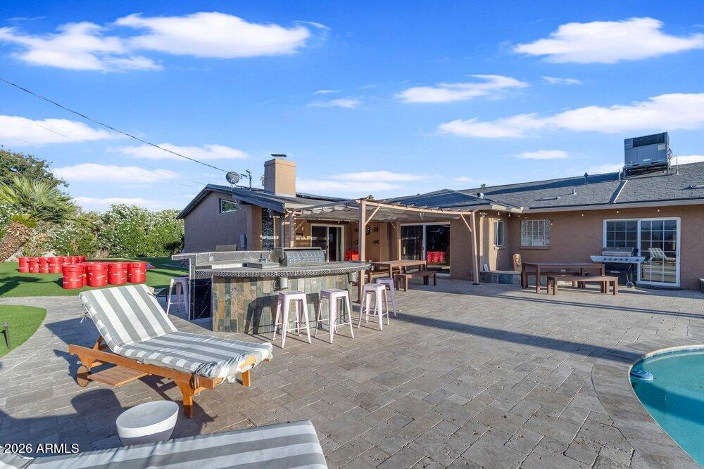 6802 E PARADISE Parkway