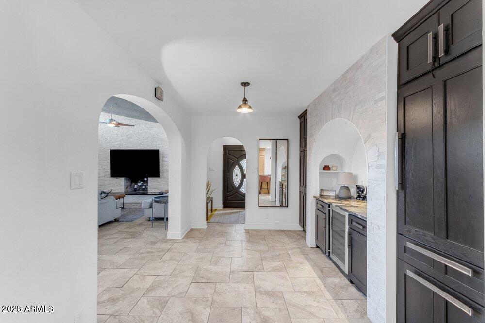 6802 E PARADISE Parkway