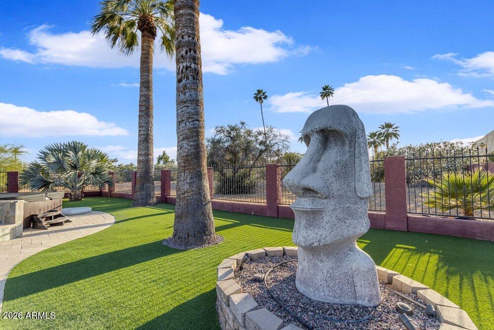 6802 E PARADISE Parkway