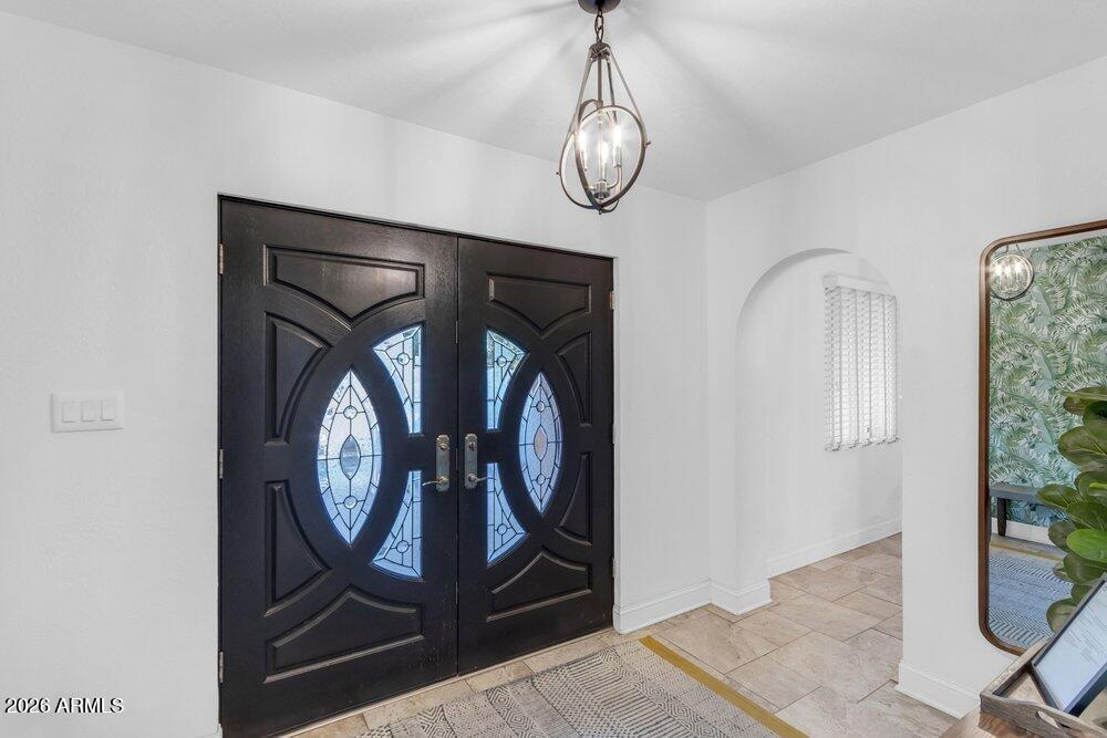 6802 E PARADISE Parkway