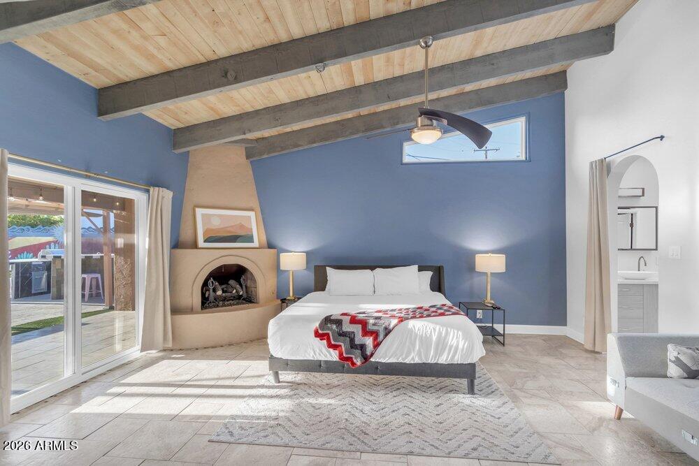 6802 E PARADISE Parkway