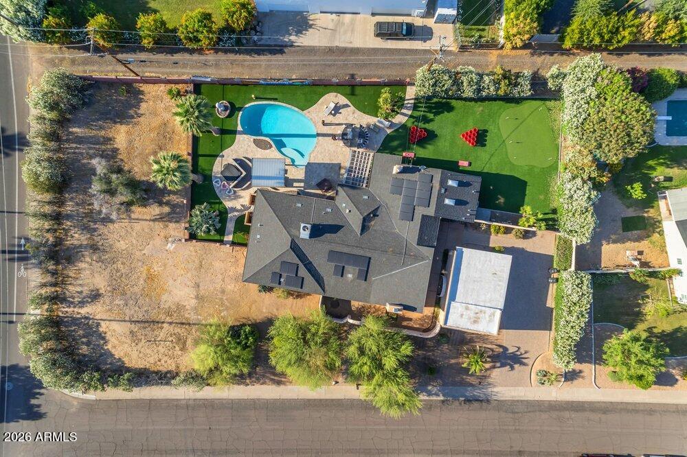 6802 E PARADISE Parkway