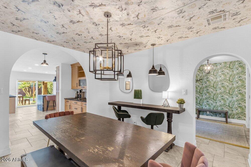 6802 E PARADISE Parkway