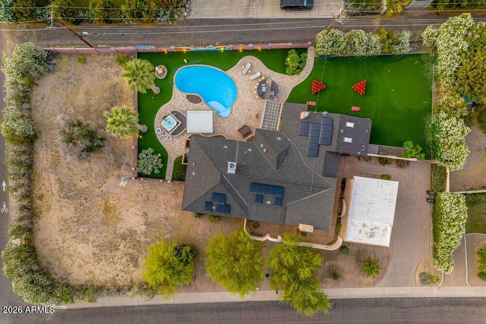 6802 E PARADISE Parkway