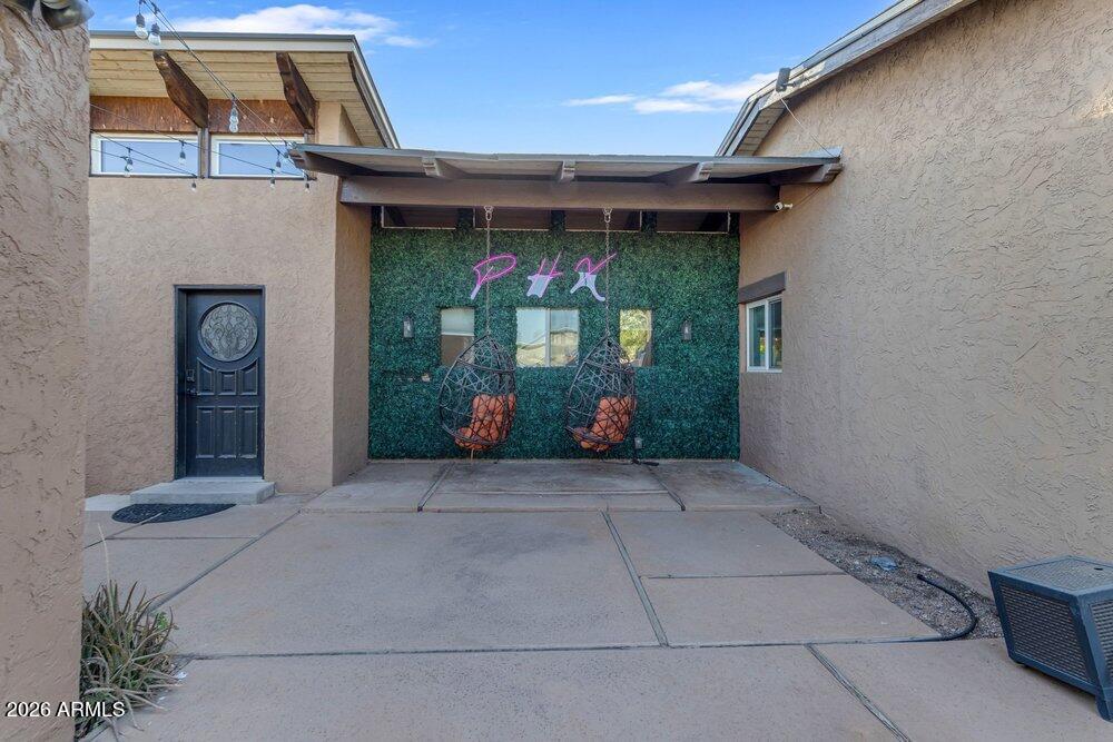 6802 E PARADISE Parkway