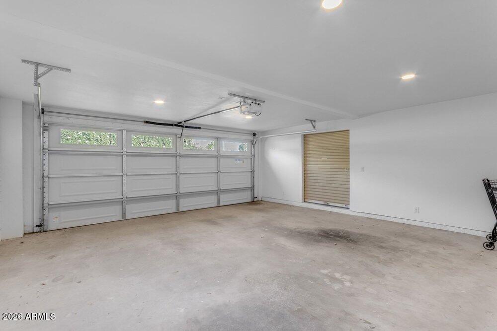 6802 E PARADISE Parkway