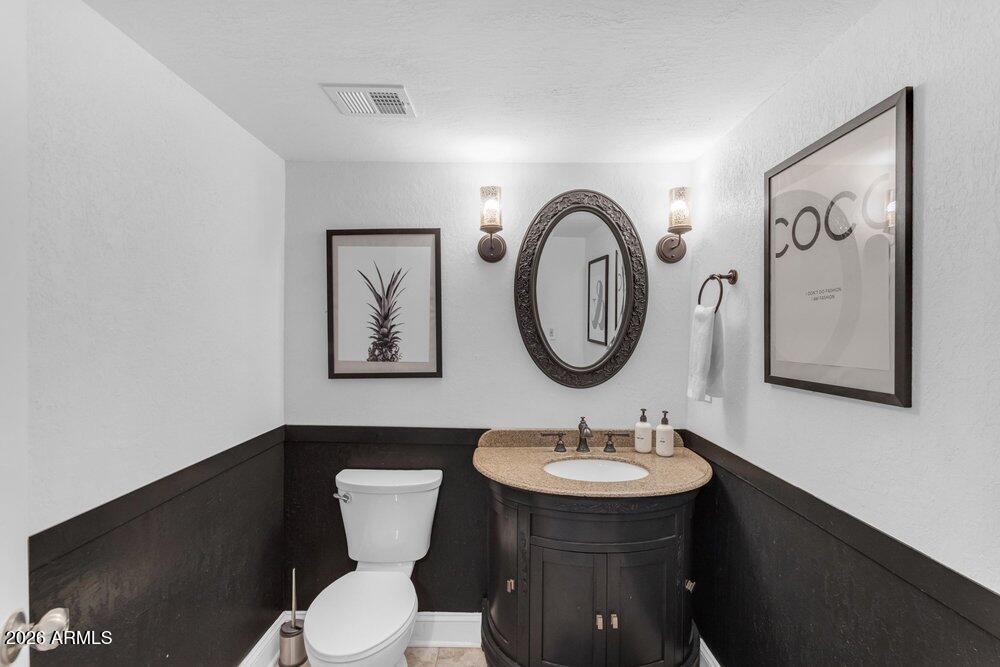 6802 E PARADISE Parkway