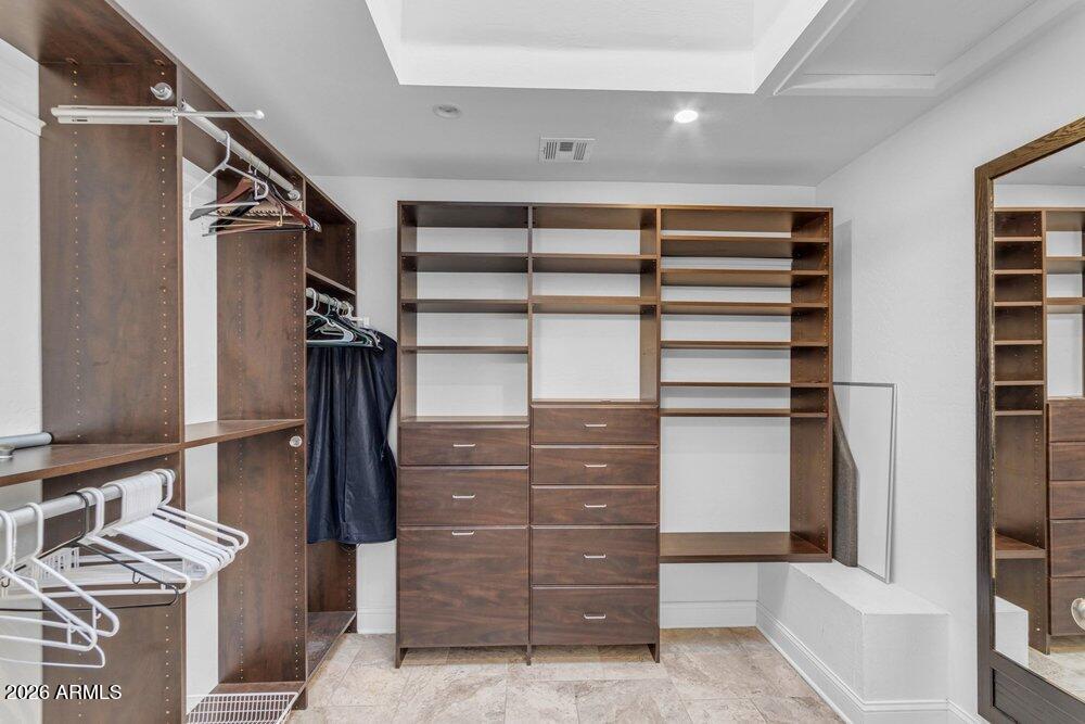 6802 E PARADISE Parkway