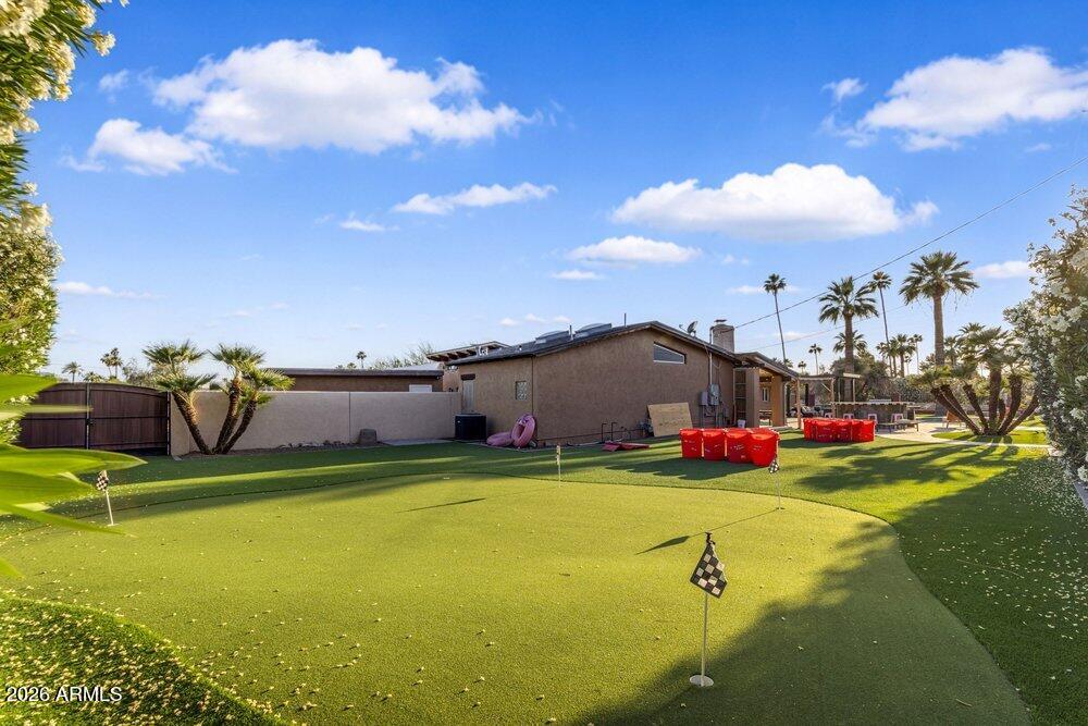 6802 E PARADISE Parkway