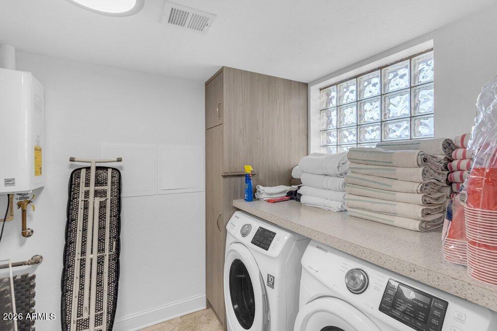 6802 E PARADISE Parkway