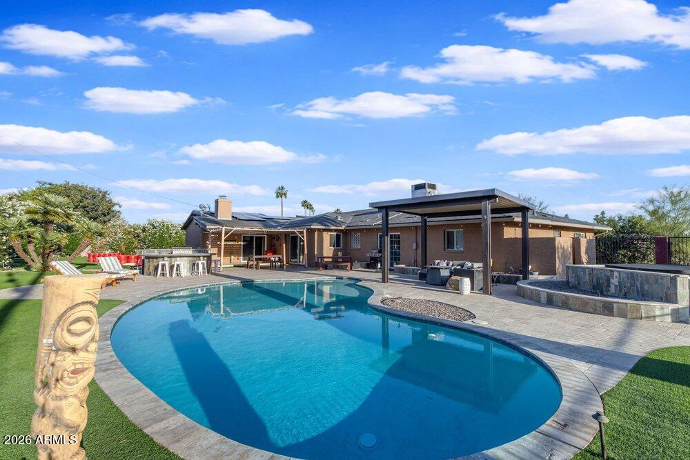 6802 E PARADISE Parkway