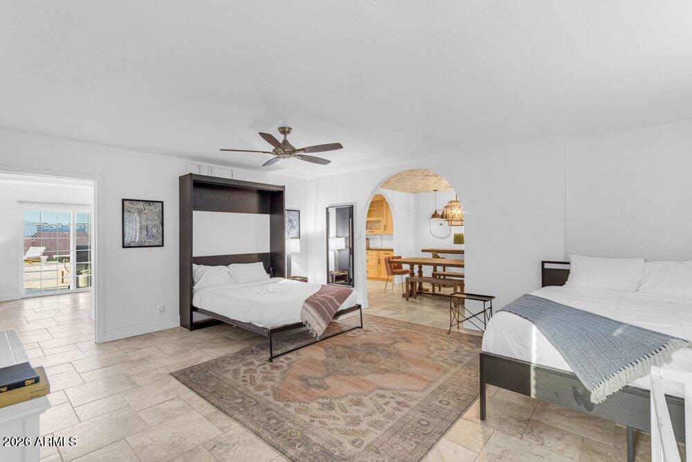 6802 E PARADISE Parkway