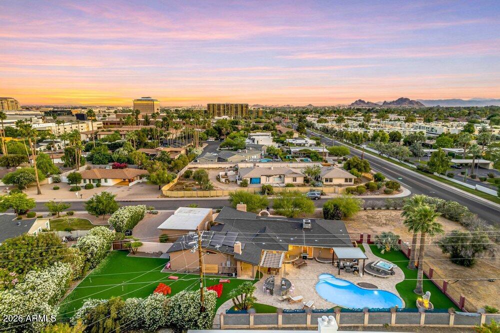 6802 E PARADISE Parkway