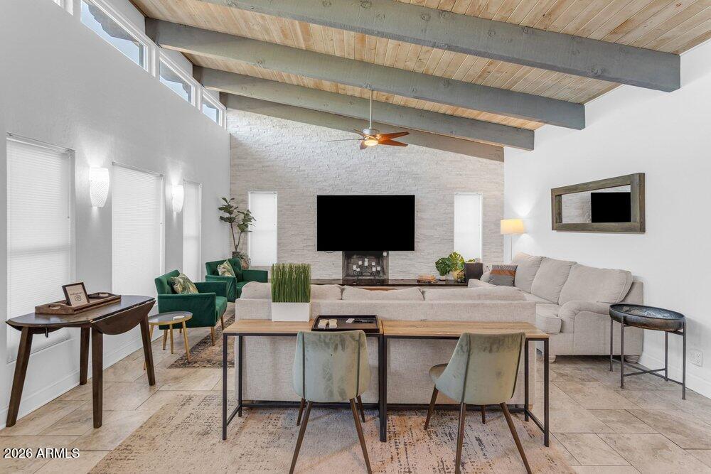 6802 E PARADISE Parkway