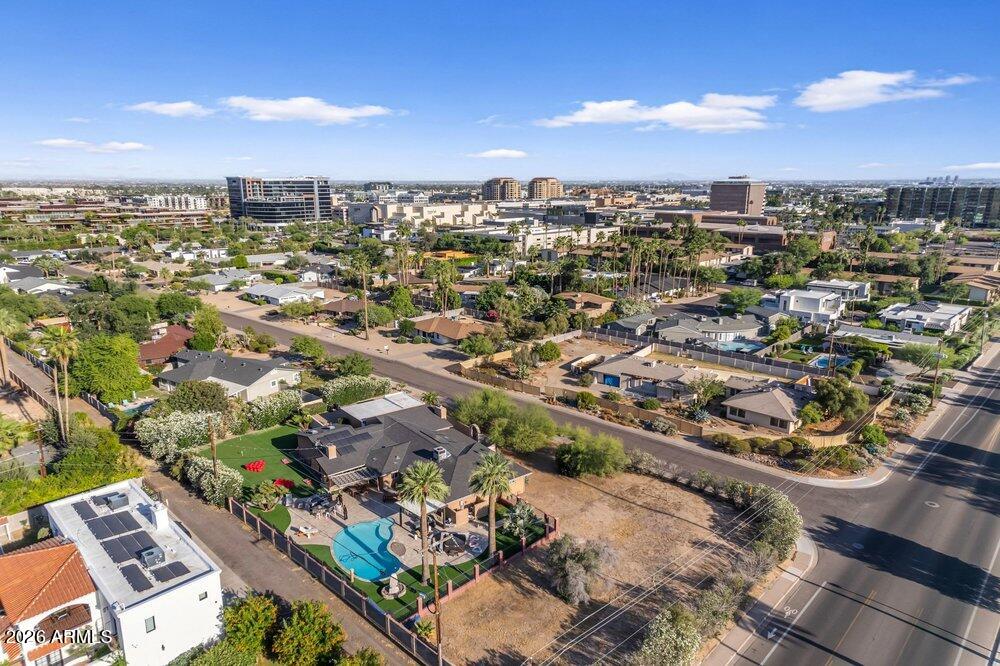 6802 E PARADISE Parkway