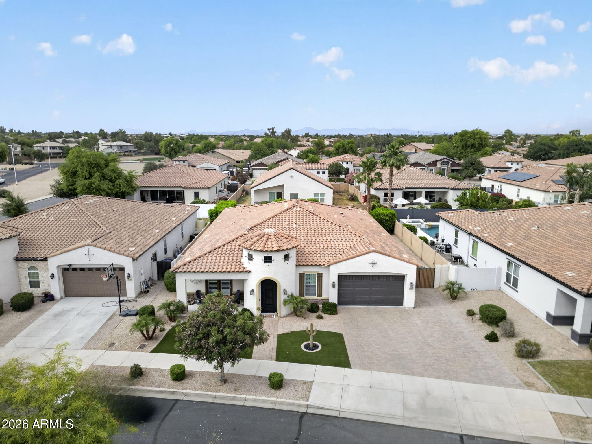 22138 E CREEKSIDE Drive