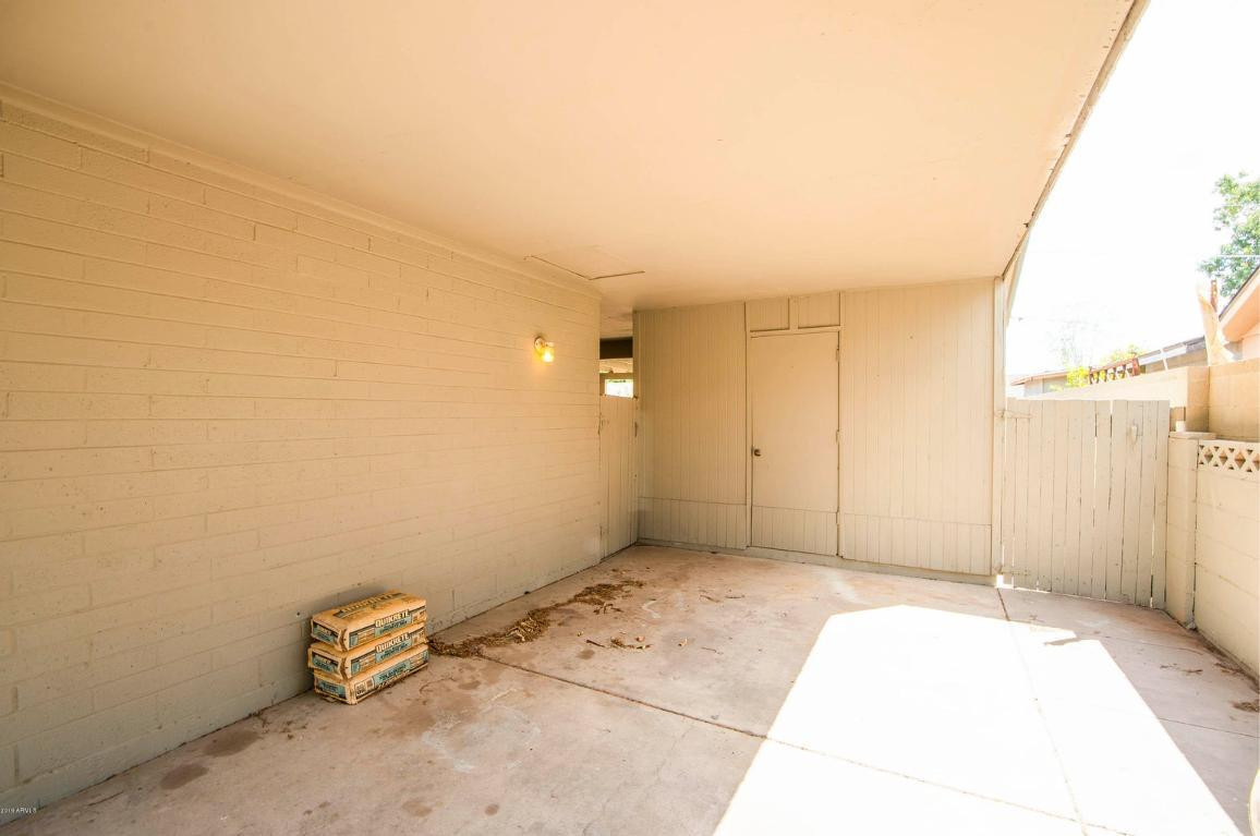 1535 W Capri Avenue