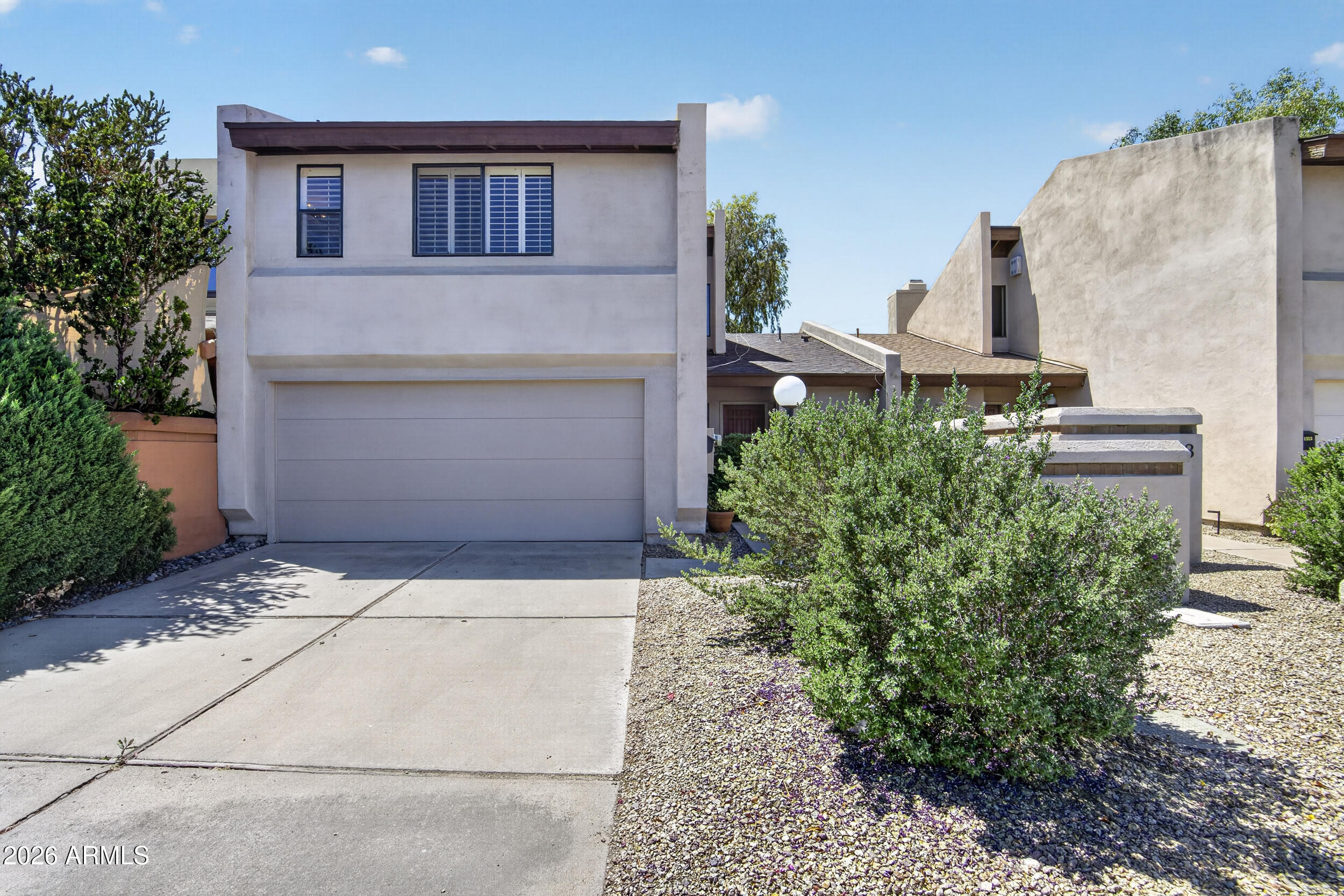 1317 E COLTER Street