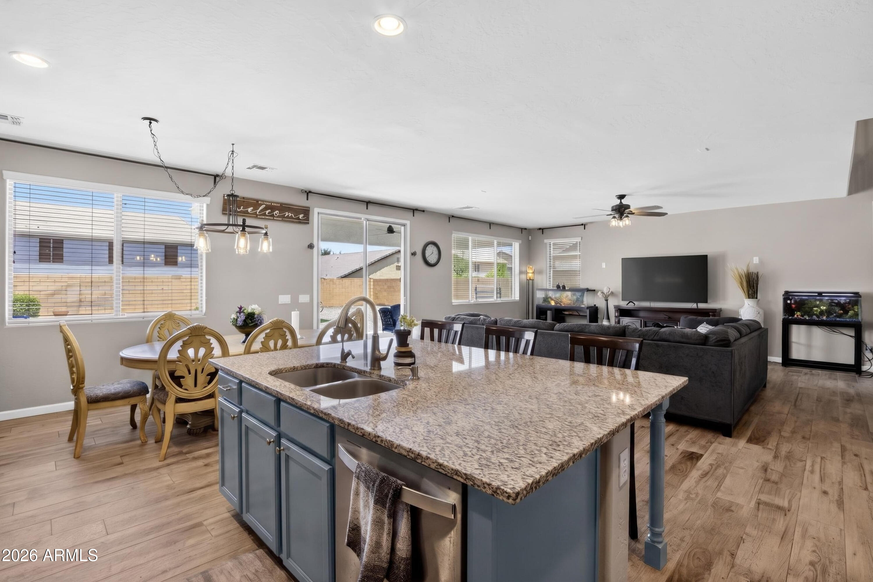 734 W DESERT SEASONS Drive